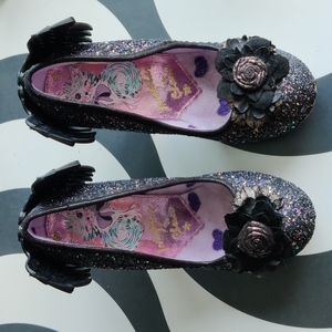 GUC Irregular Choice Black Pumps w/ Wings, Size 38 (Size 7) - MINOR FLAWS